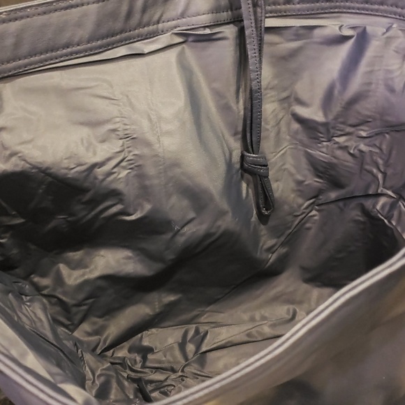 NWOT  Nylon dark navy tote bag - Picture 6 of 7